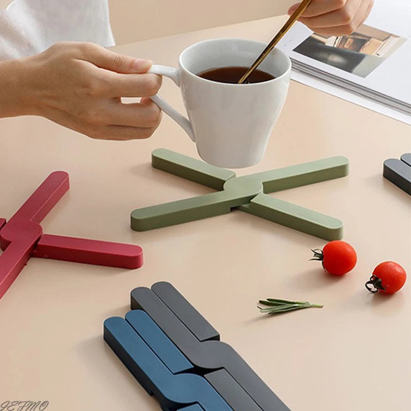 X-Shaped Foldable Tripod Mat, Heat Resistant Plastic Table Mat, Non-Slip Coaster for Hot Dishes, High Quality Kitchen Accessorie