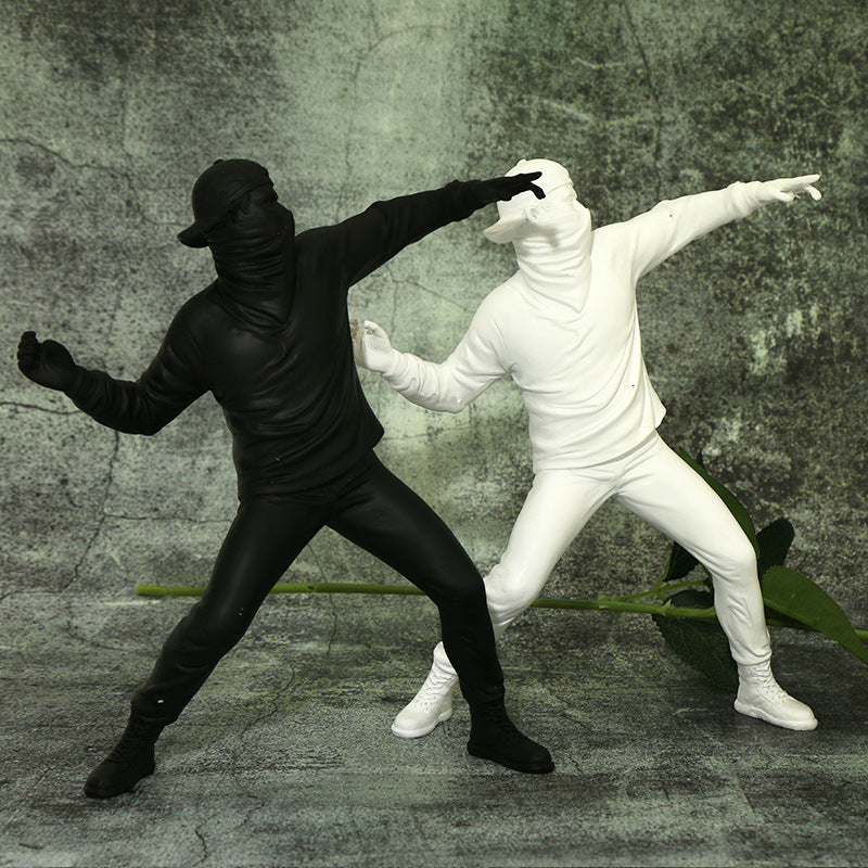 Zhuozhihua Banksy Throwing Flower Boy Ornament Creative Light Luxury Living Room Art Figure Sculpture Home Decorations
